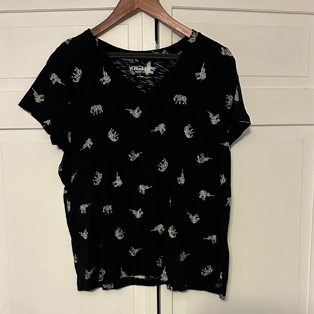 Mudd Black and White Elephant Print Tee